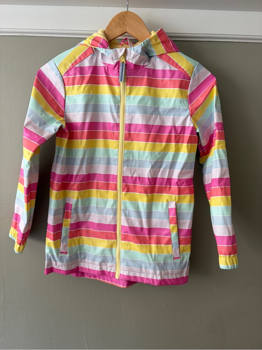 Cat and jack girls medium rain jacket
